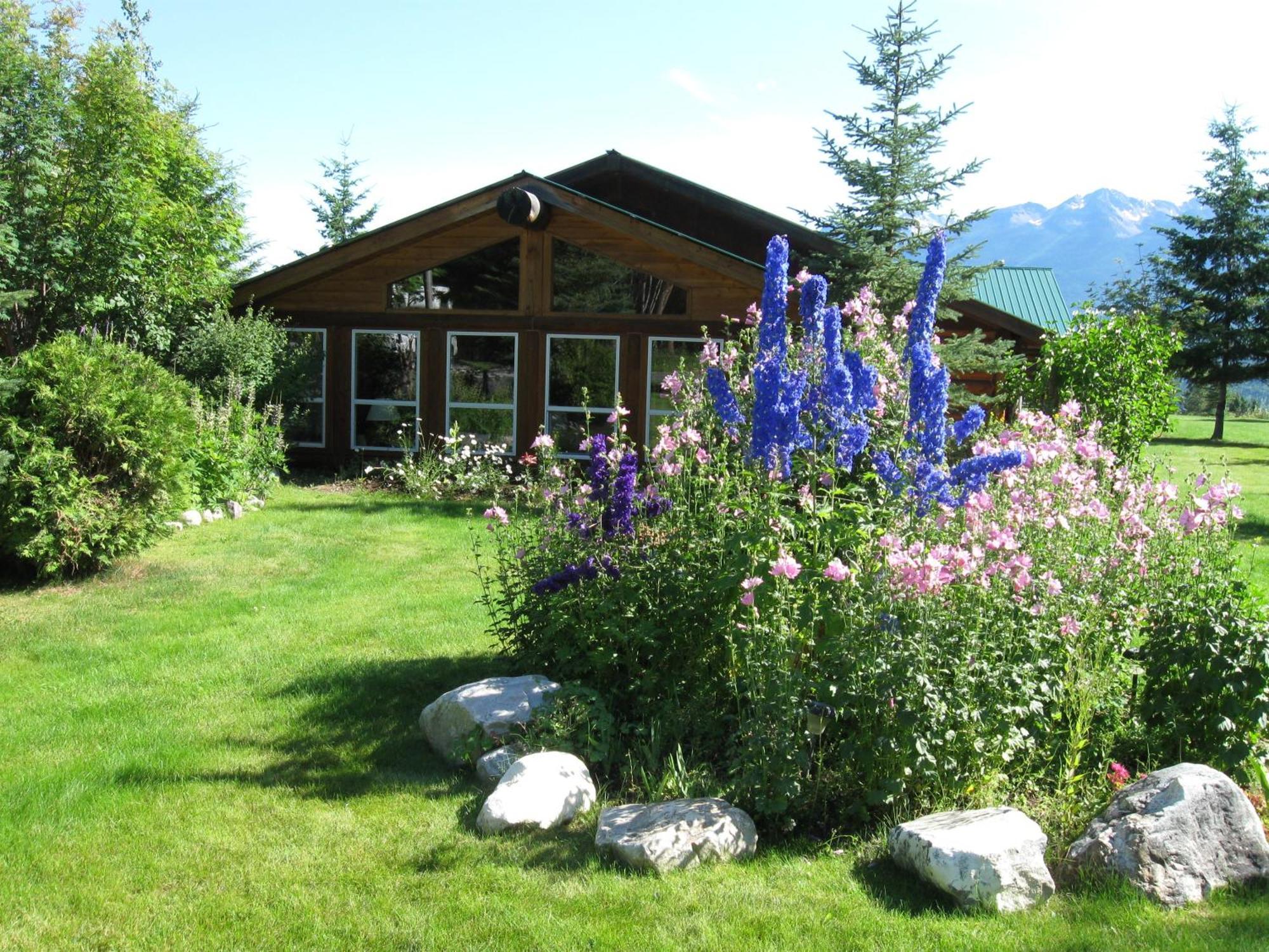 Whitewater Lodge Голдън Екстериор снимка