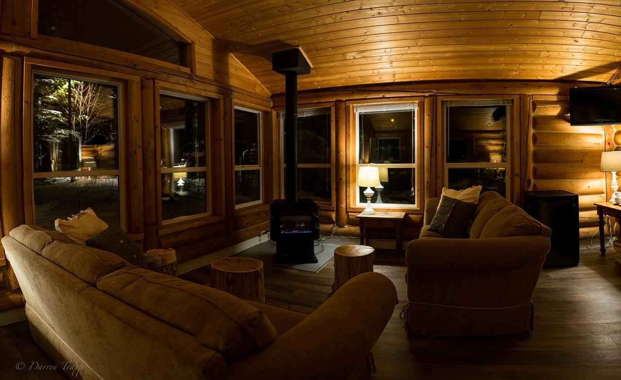 Whitewater Lodge Голдън Екстериор снимка