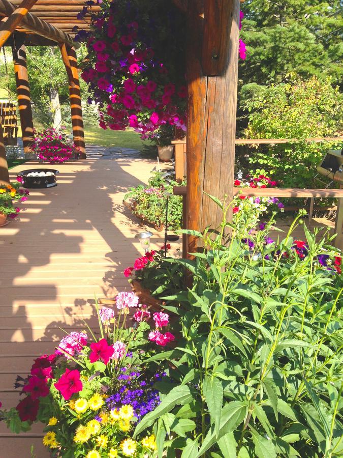 Whitewater Lodge Голдън Екстериор снимка