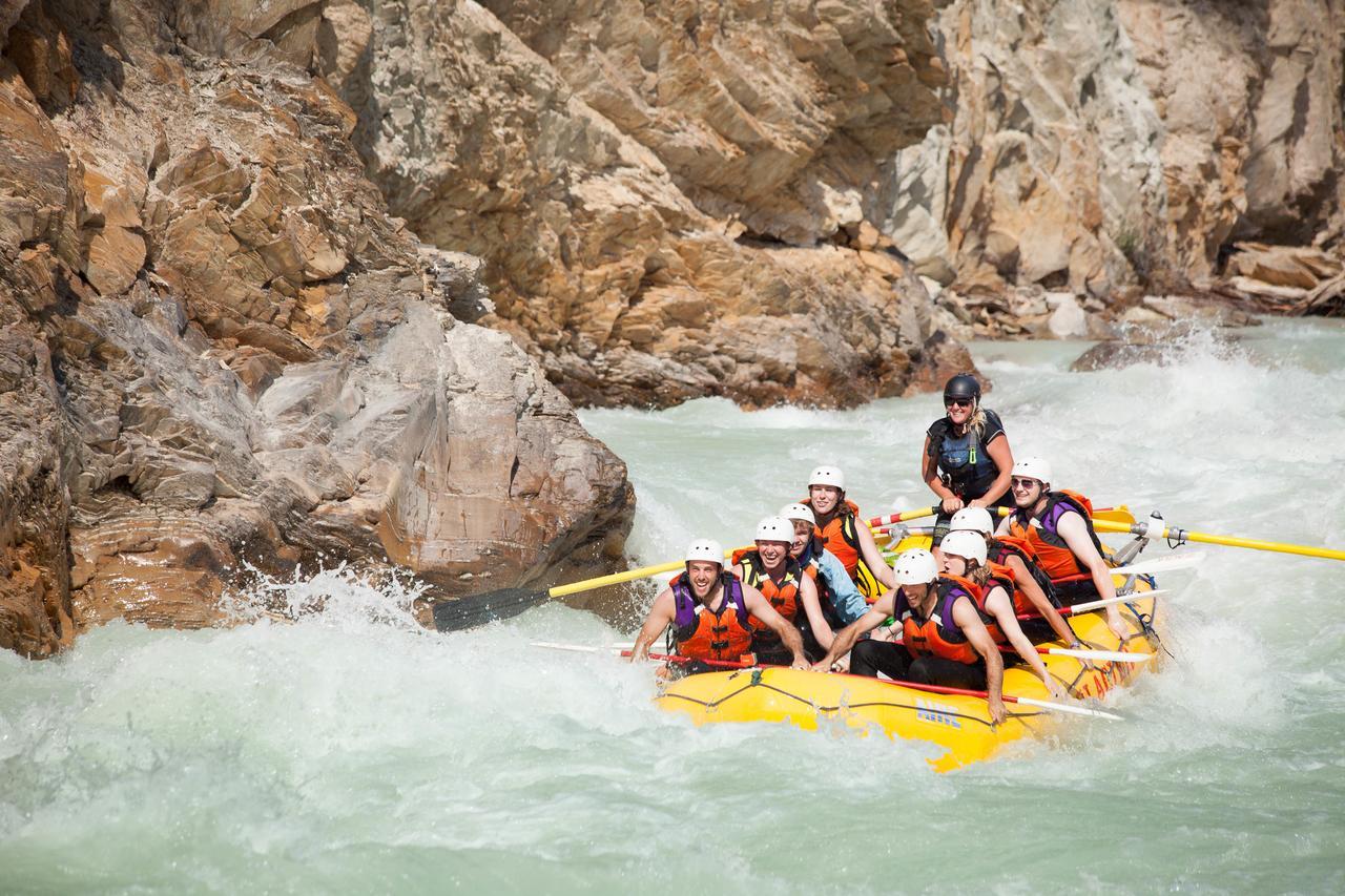 Whitewater Lodge Голдън Екстериор снимка