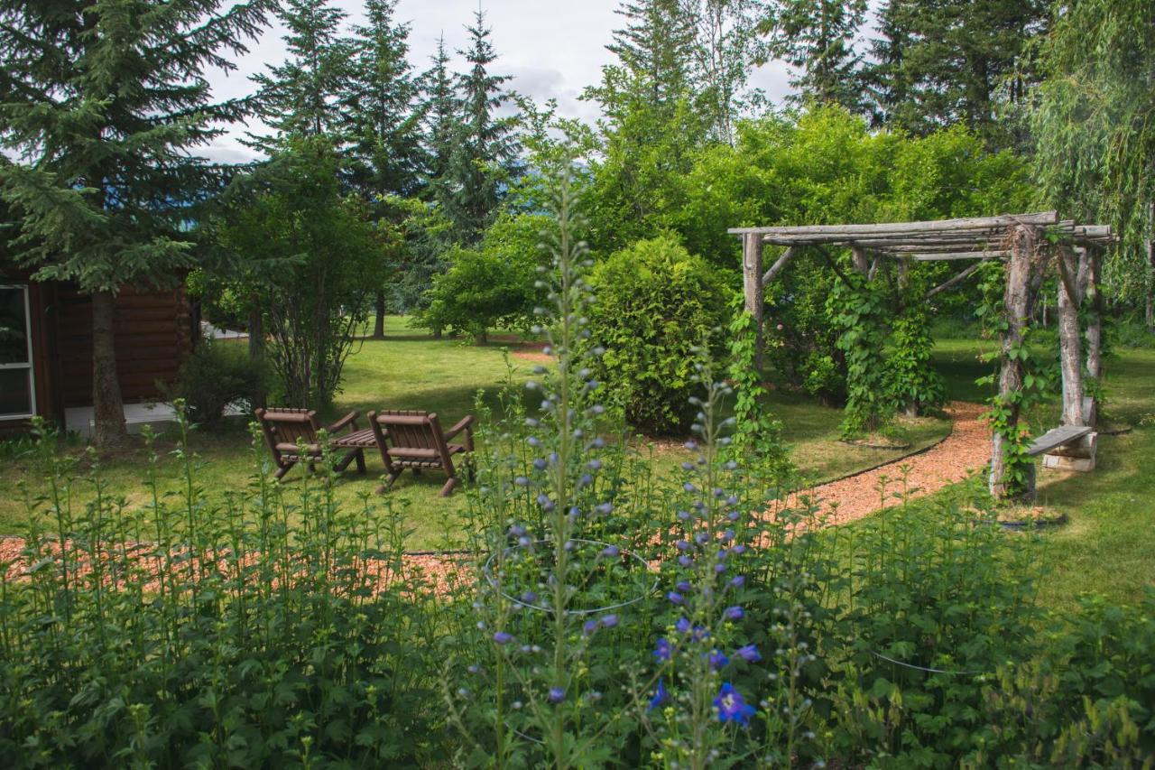 Whitewater Lodge Голдън Екстериор снимка